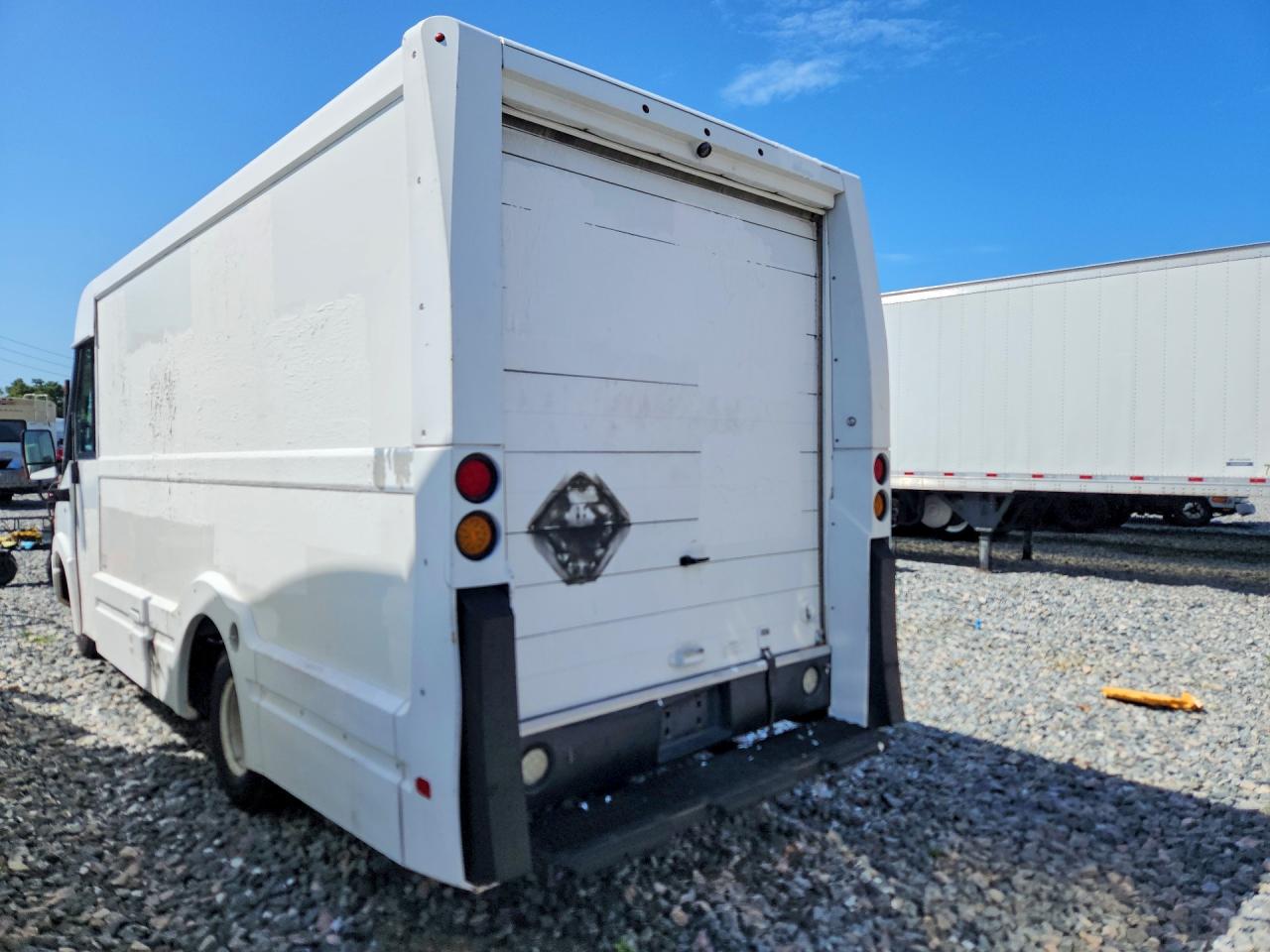 2013 ISUZU NPR
