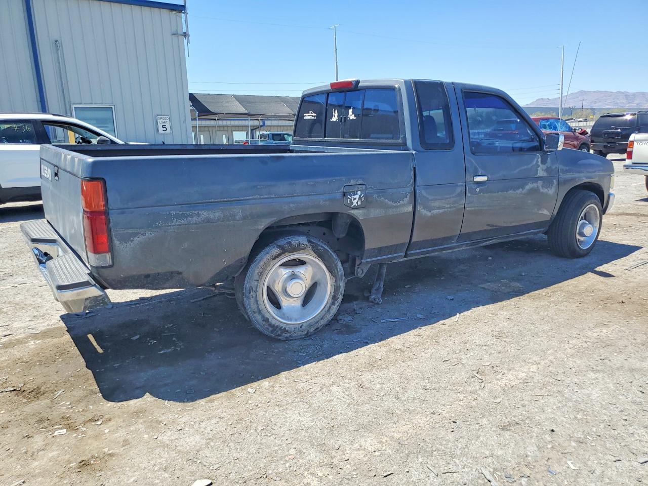 1994 NISSAN TITAN