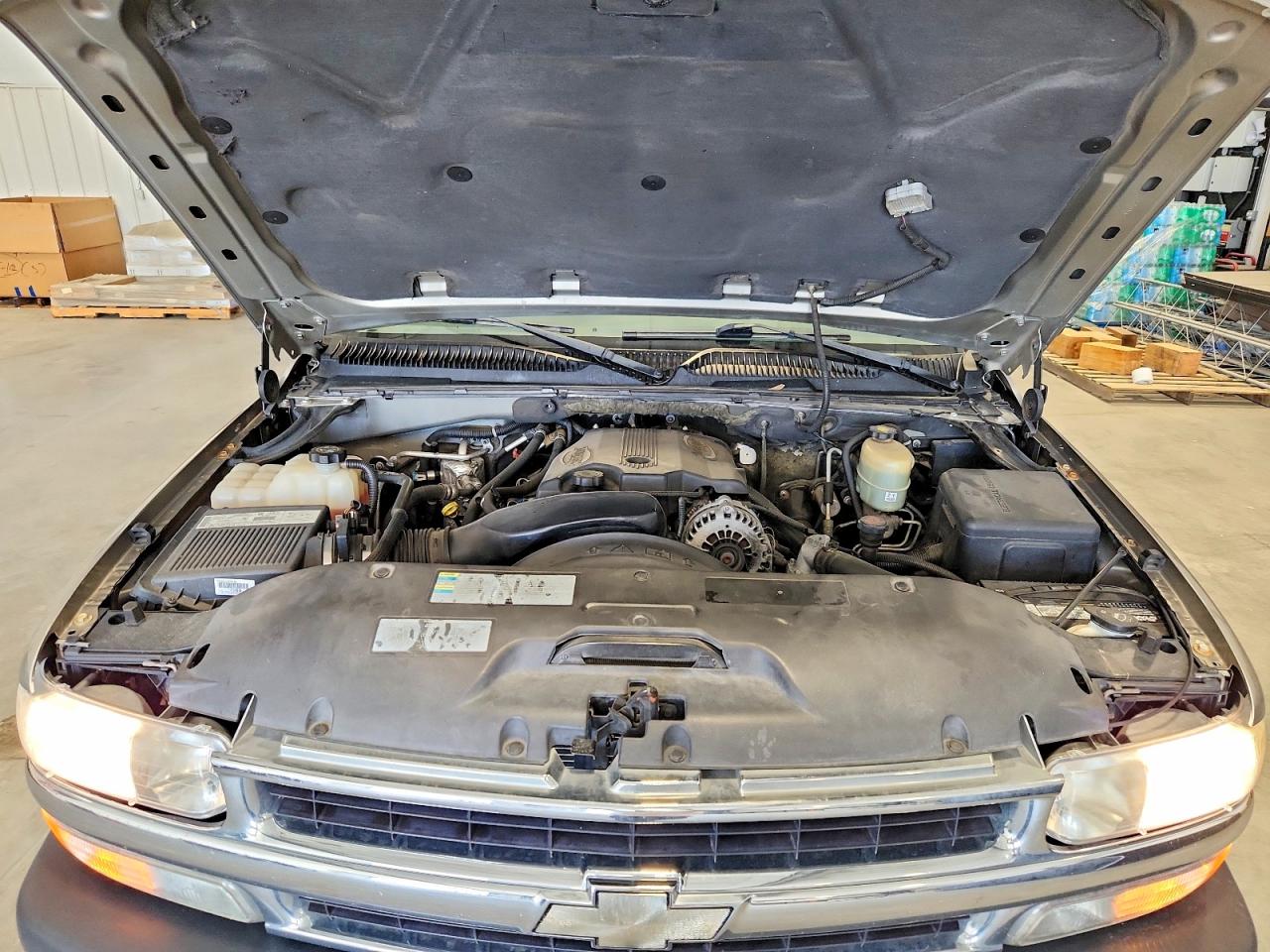 2002 CHEVROLET SUBURBAN