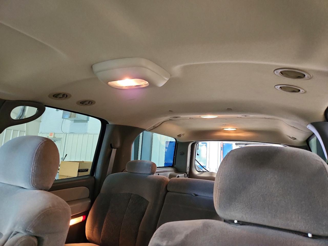 2002 CHEVROLET SUBURBAN