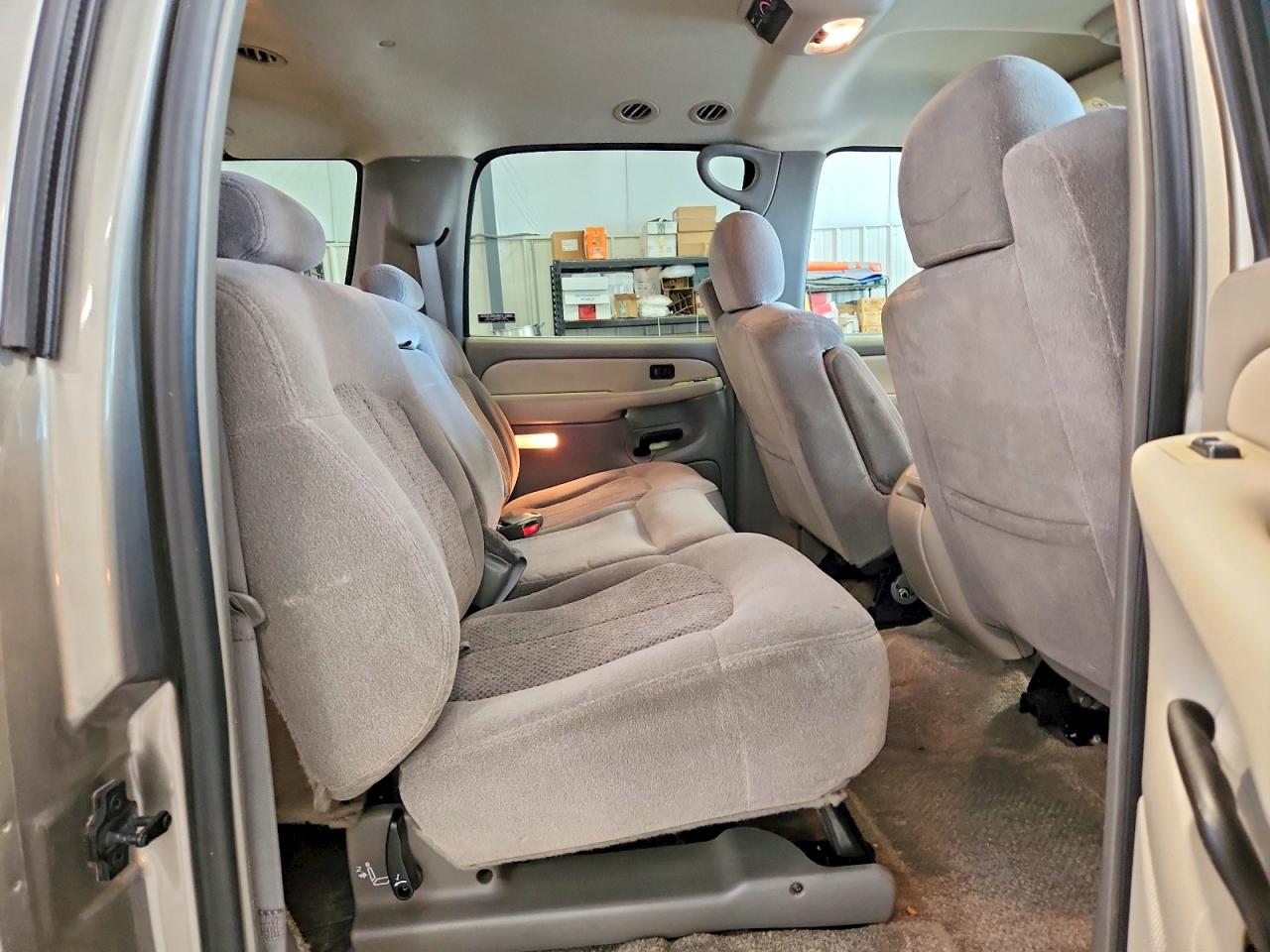 2002 CHEVROLET SUBURBAN