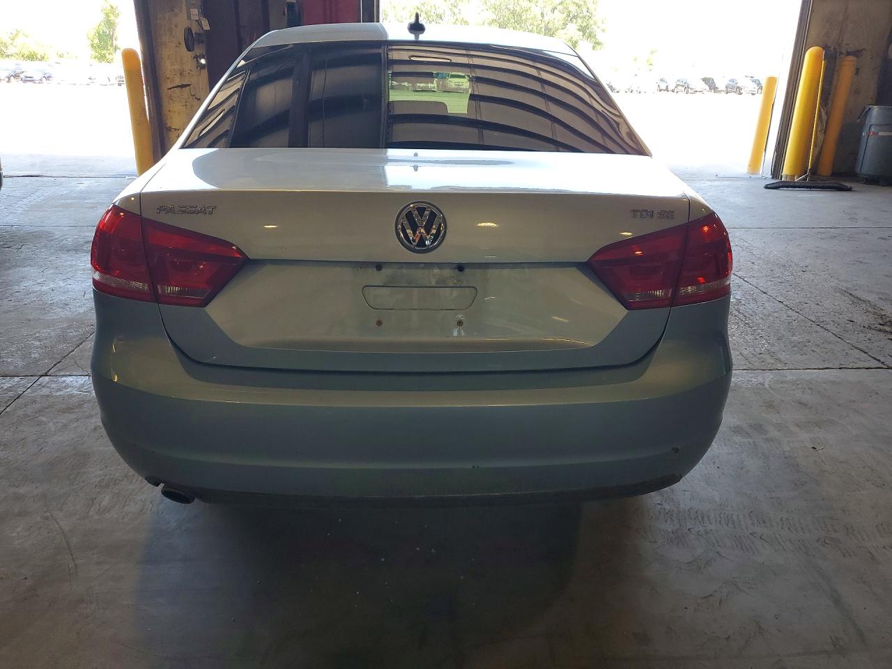 2012 VOLKSWAGEN PASSAT