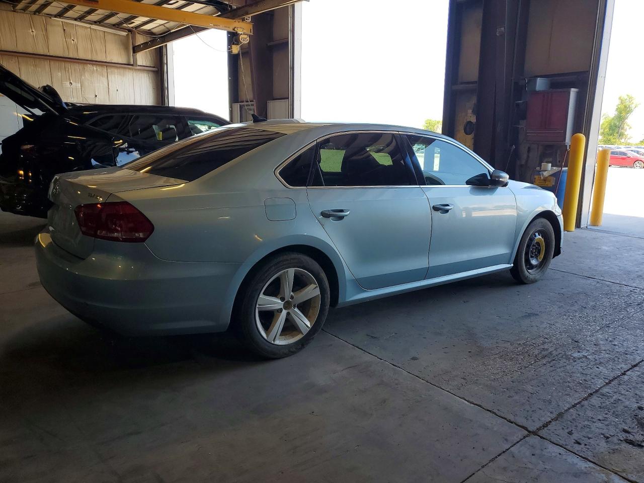 2012 VOLKSWAGEN PASSAT