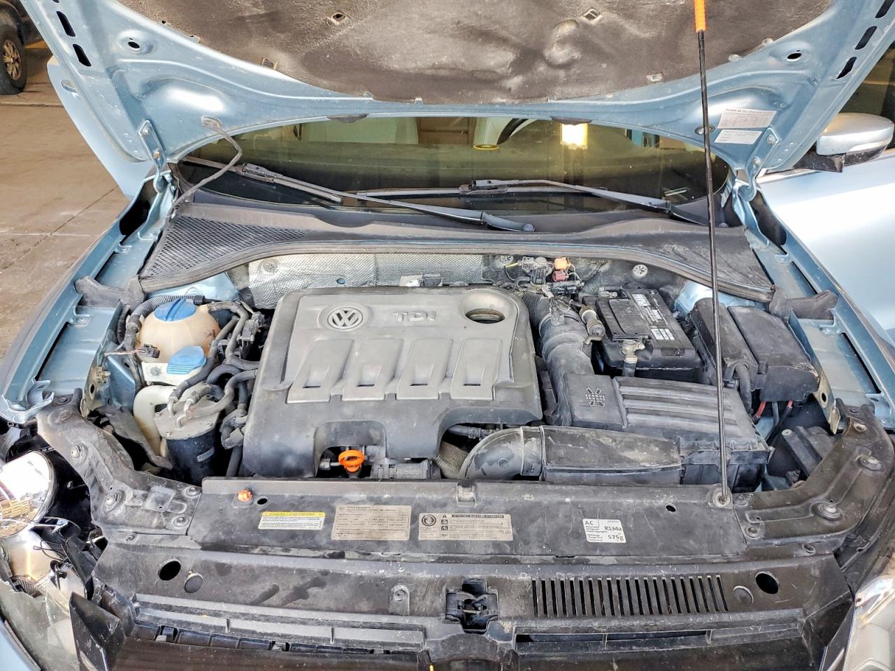 2012 VOLKSWAGEN PASSAT