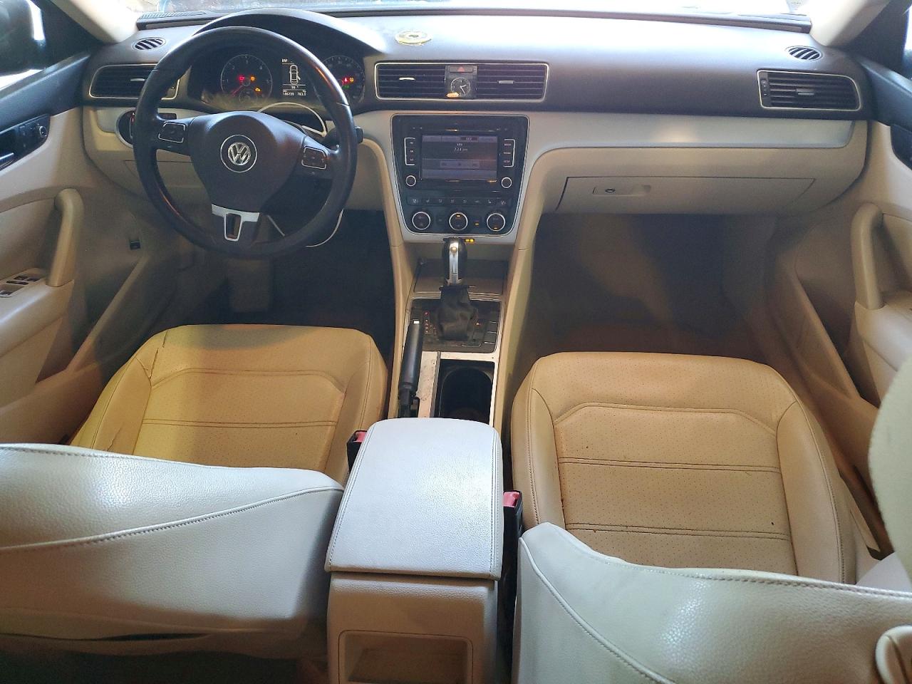 2012 VOLKSWAGEN PASSAT