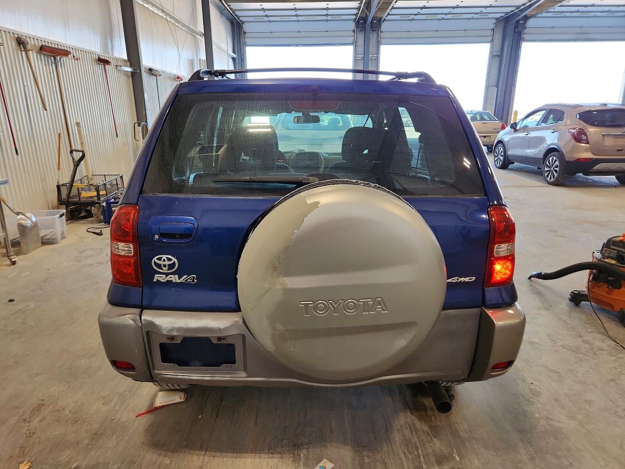 2004 TOYOTA RAV4