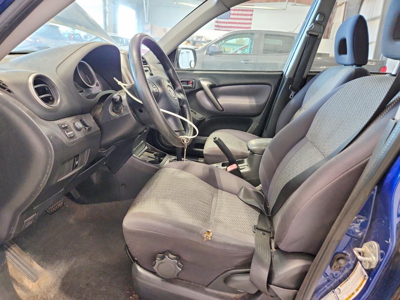 2004 TOYOTA RAV4