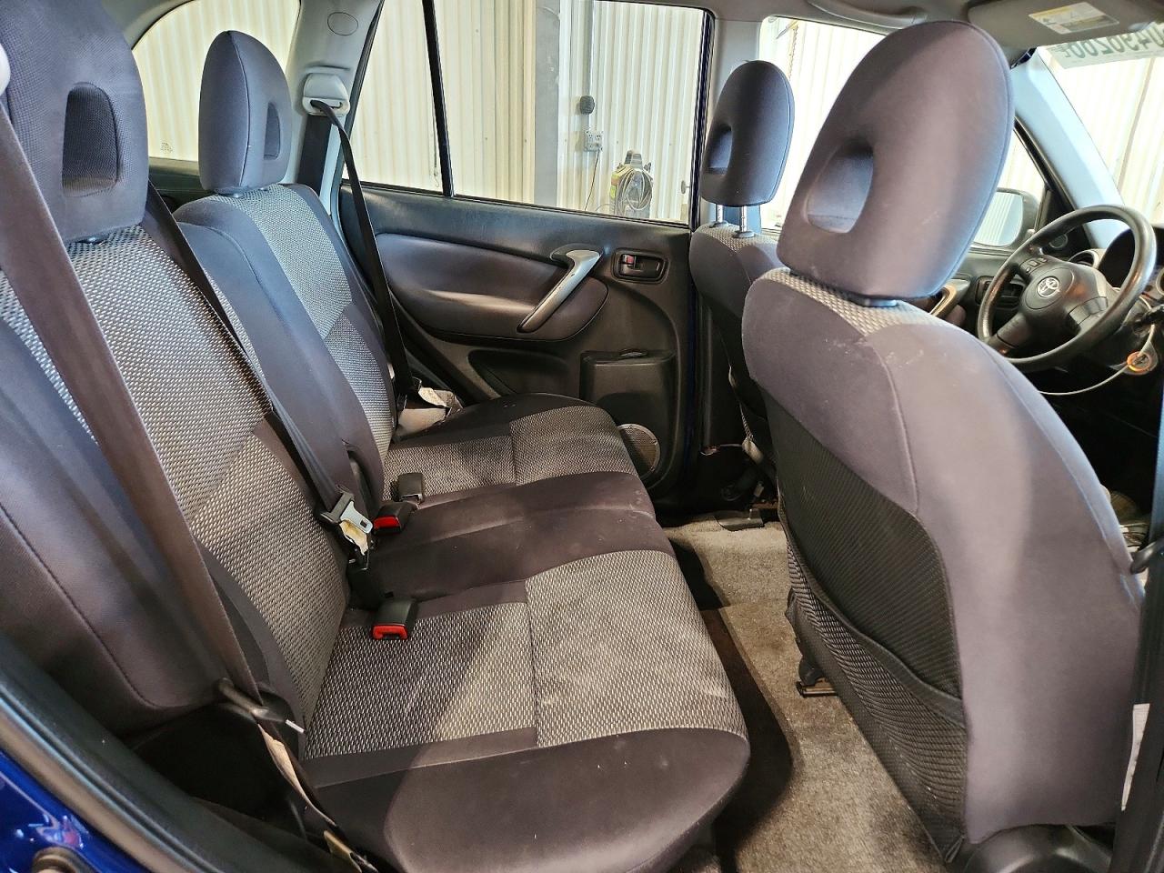 2004 TOYOTA RAV4