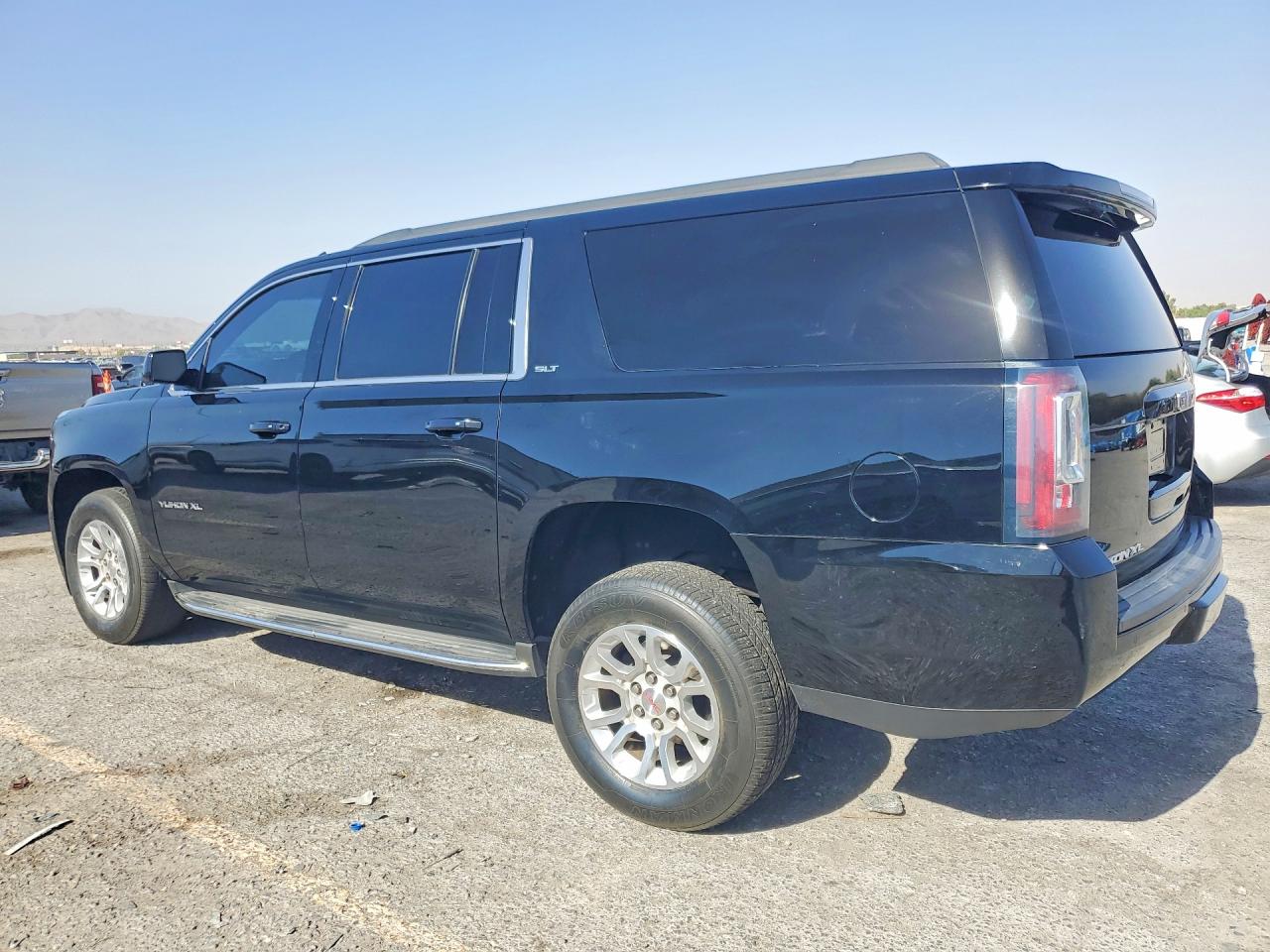 2016 GMC YUKON