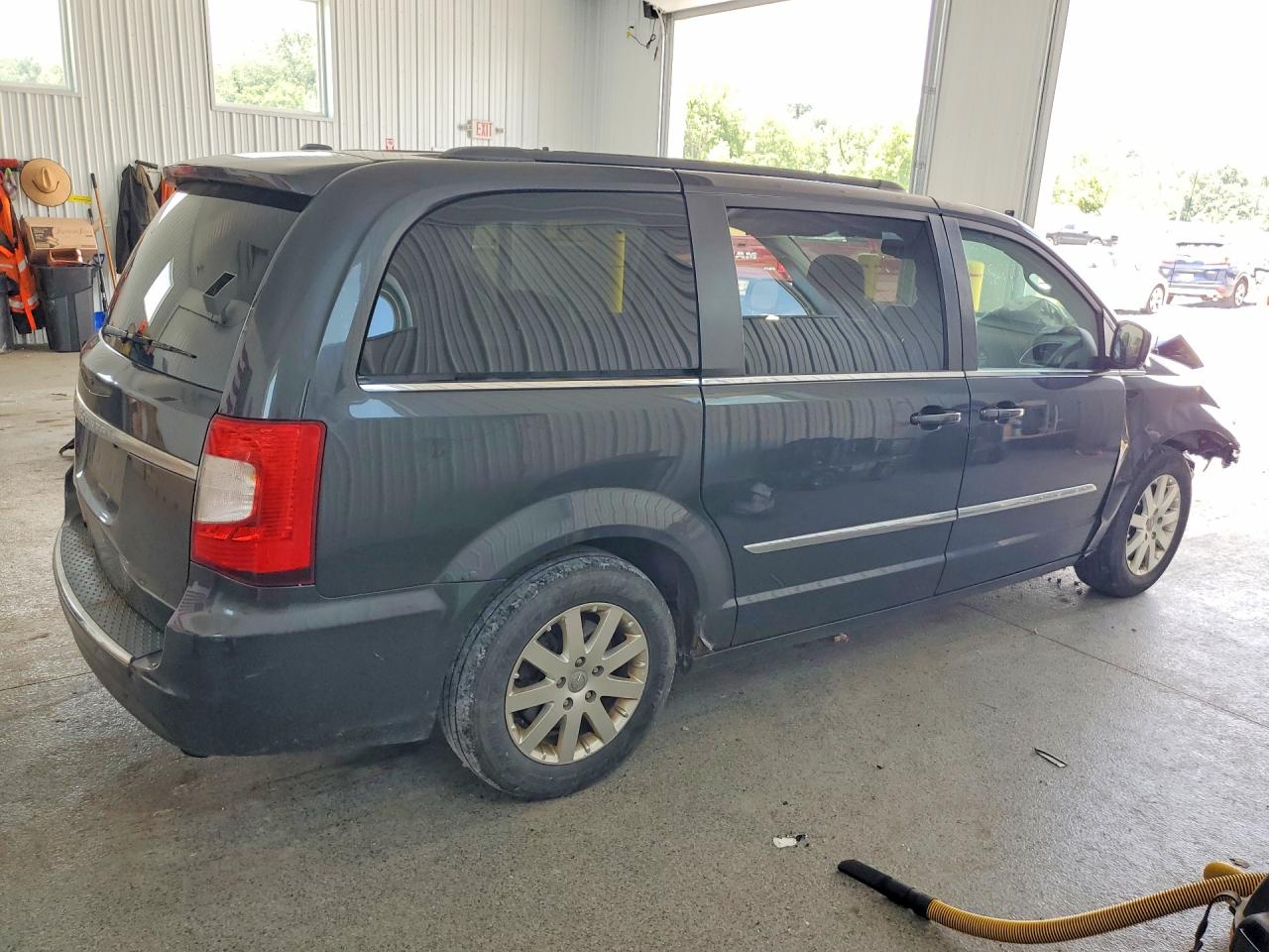 2012 CHRYSLER MINIVAN