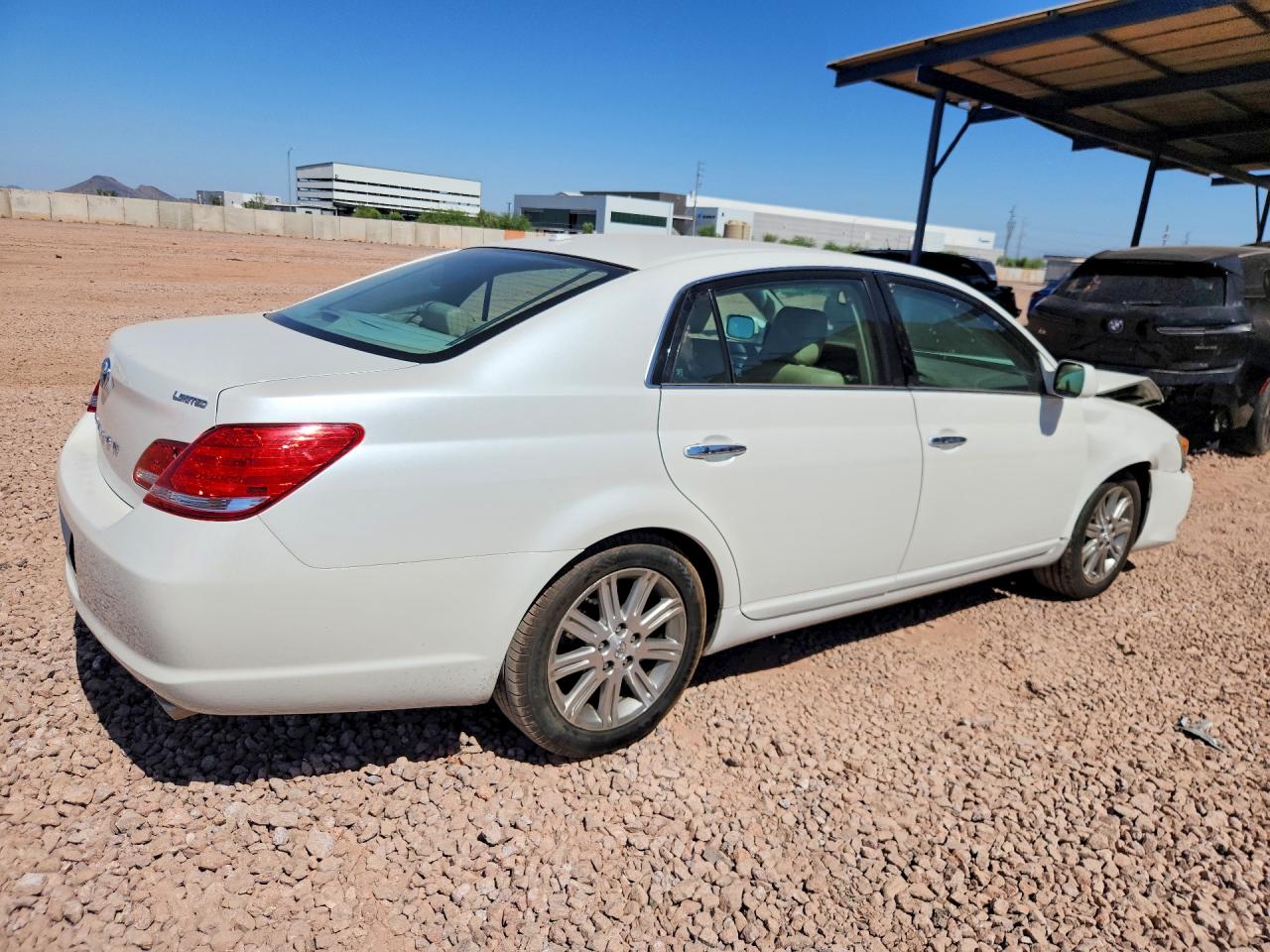 2010 TOYOTA AVALON