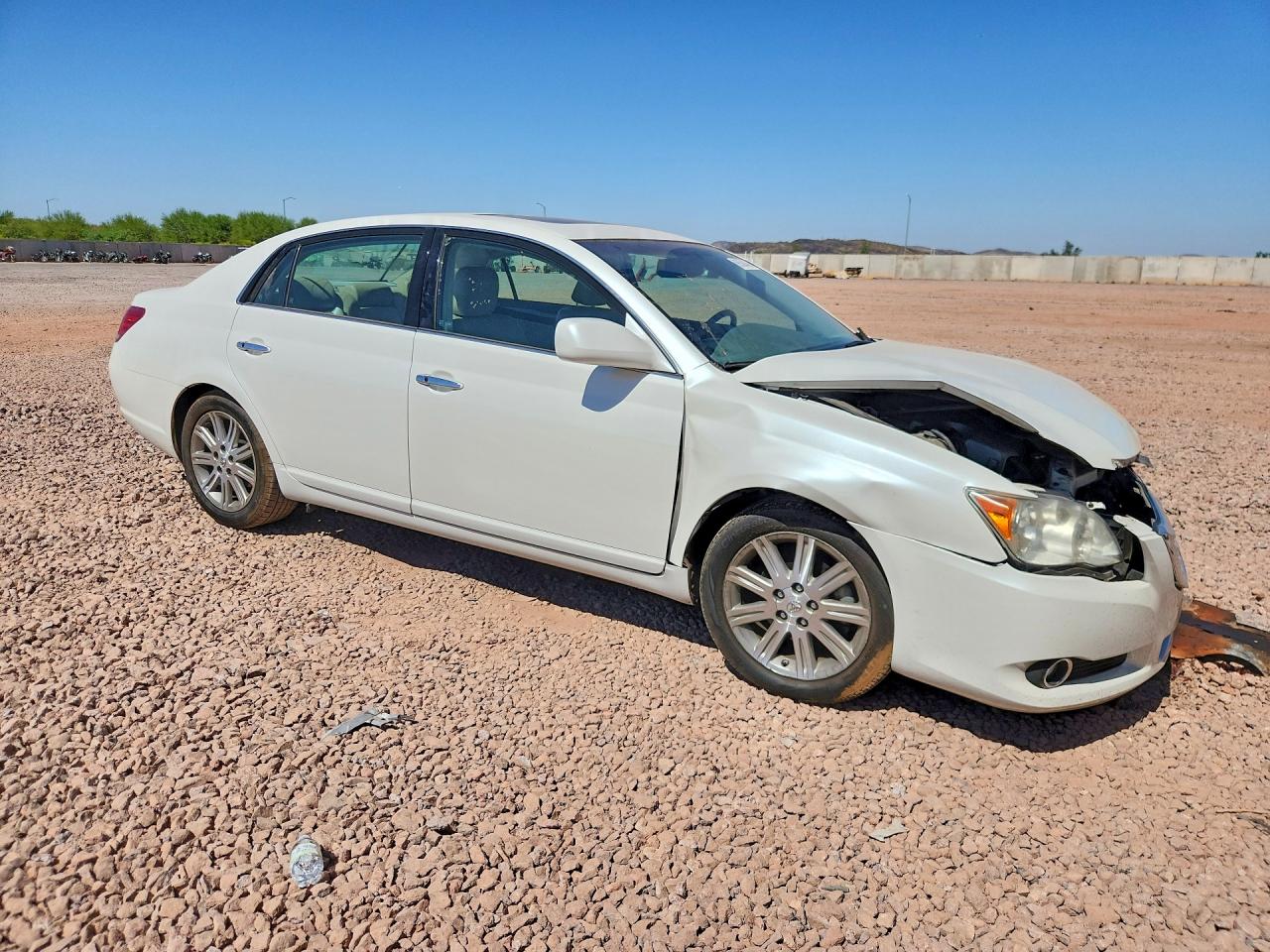 2010 TOYOTA AVALON