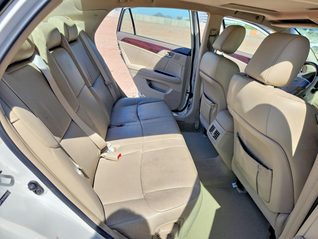 2010 TOYOTA AVALON