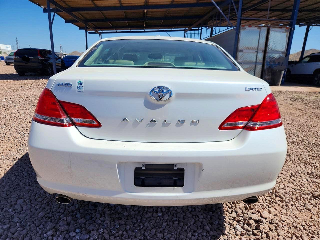 2010 TOYOTA AVALON