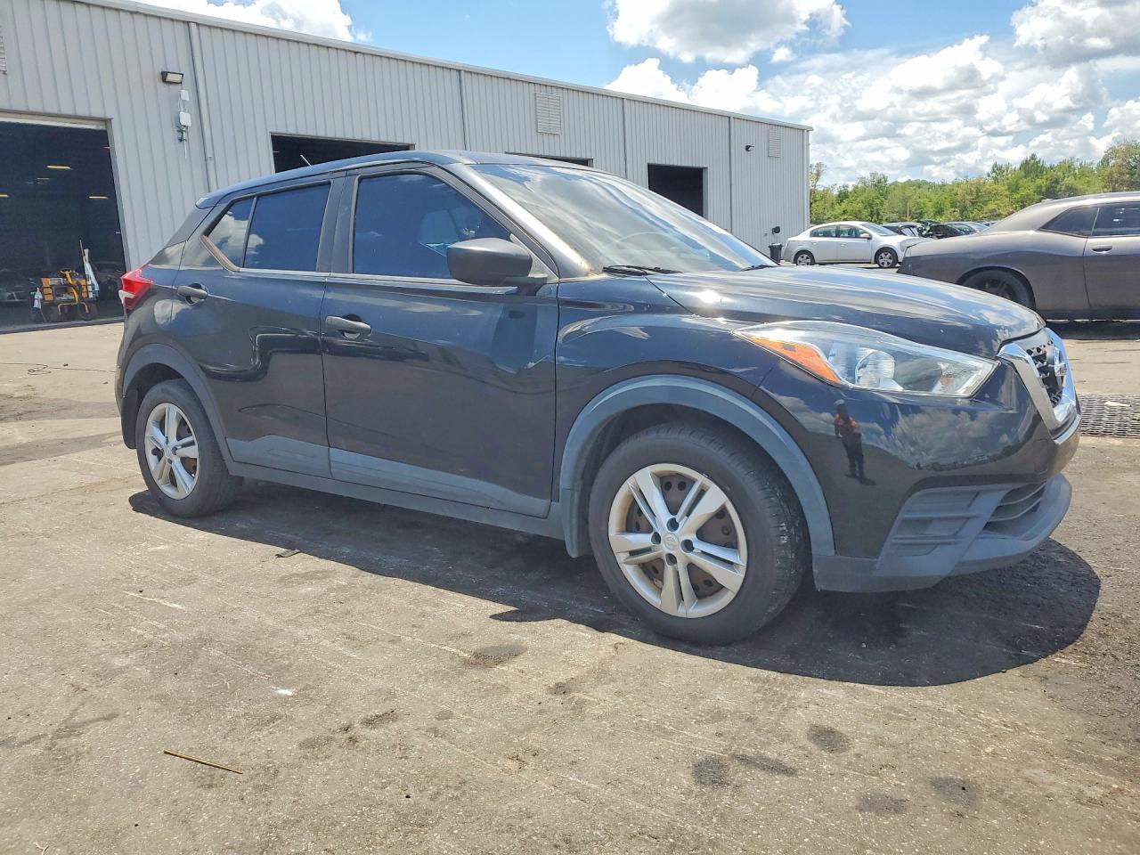 2020 NISSAN KICKS
