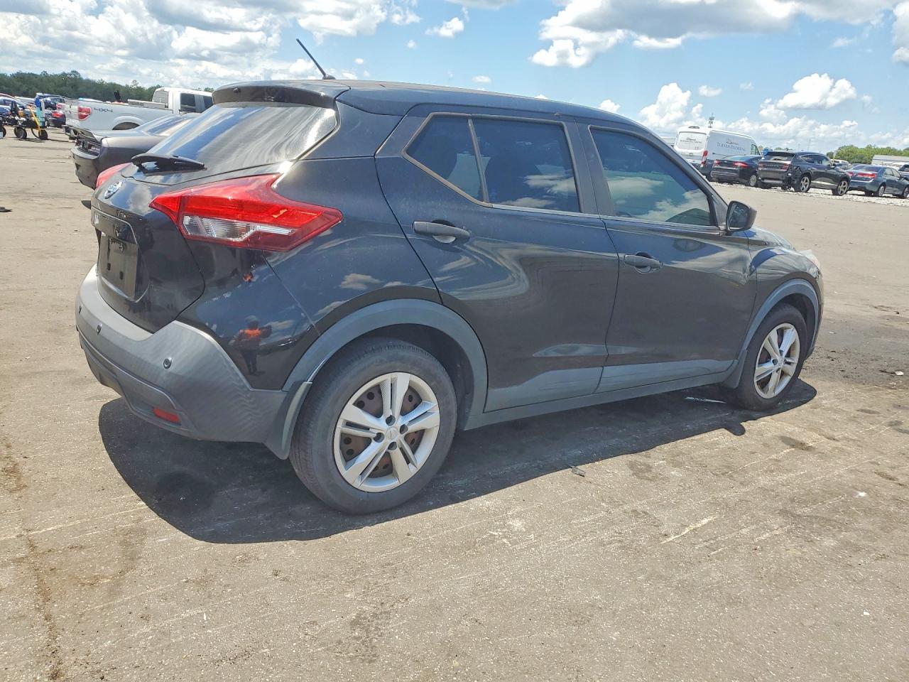 2020 NISSAN KICKS