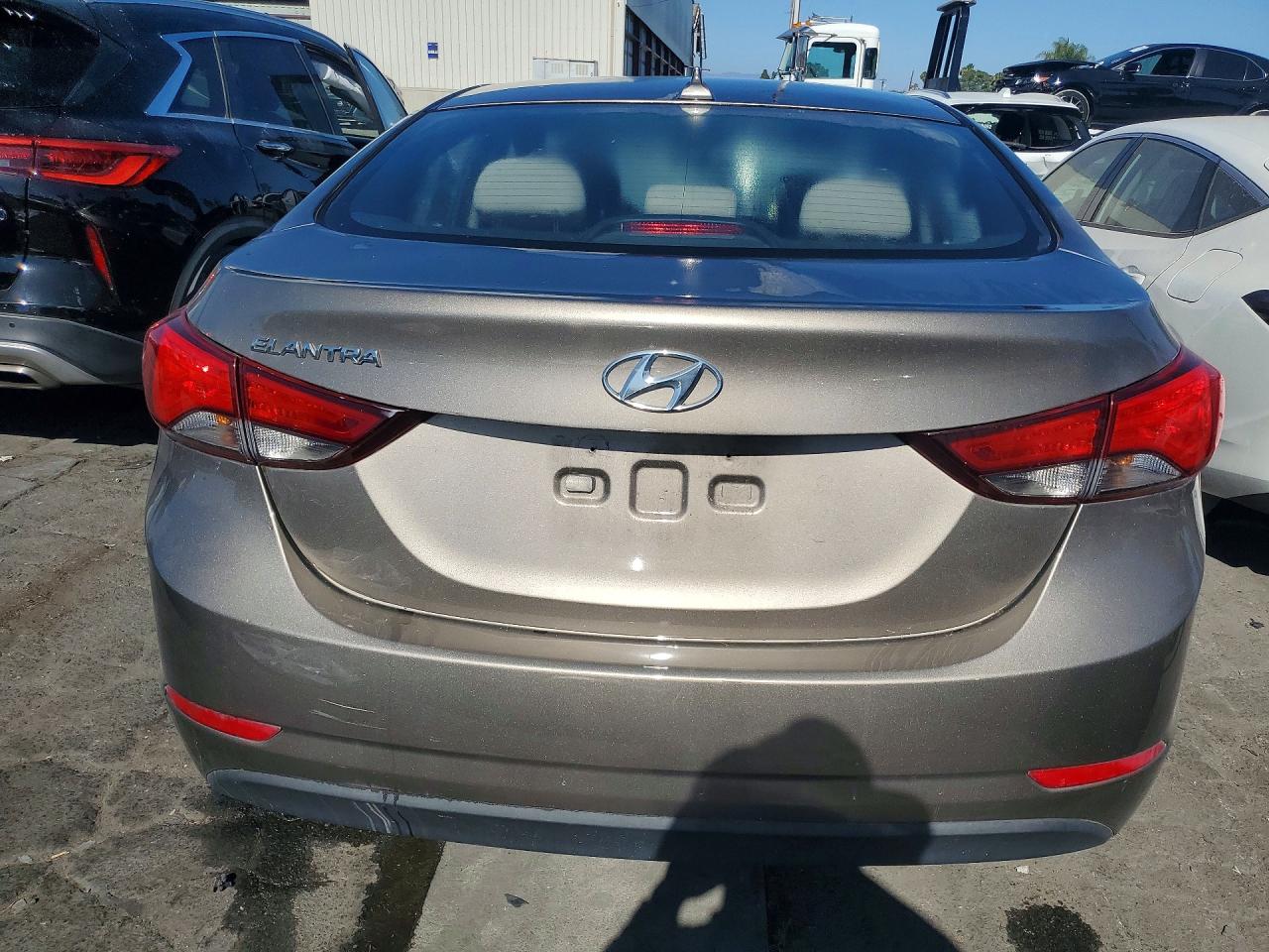 2016 HYUNDAI ELANTRA