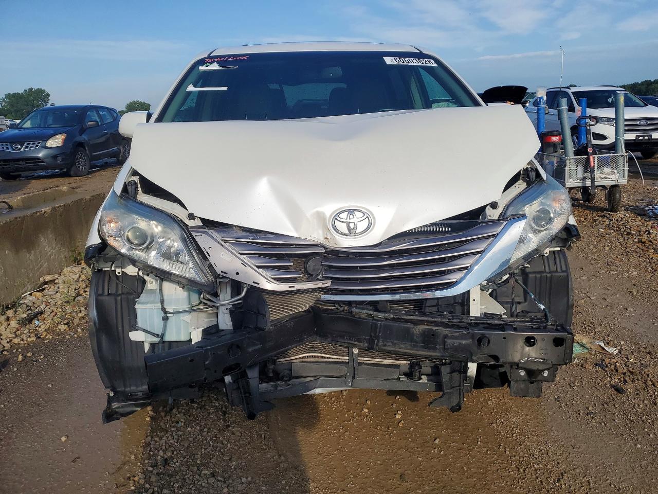 2016 TOYOTA SIENNA