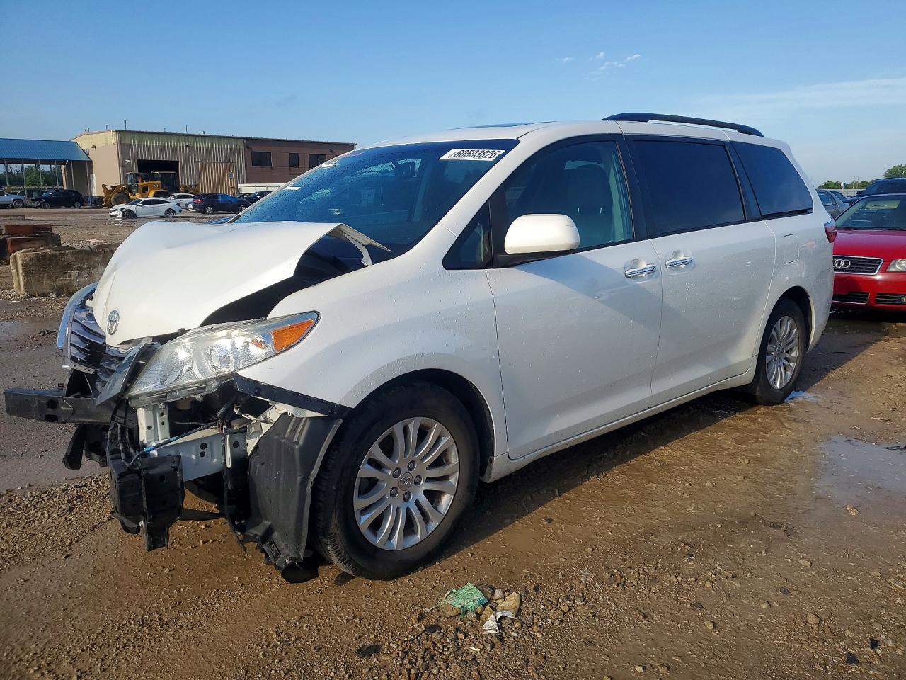 2016 TOYOTA SIENNA