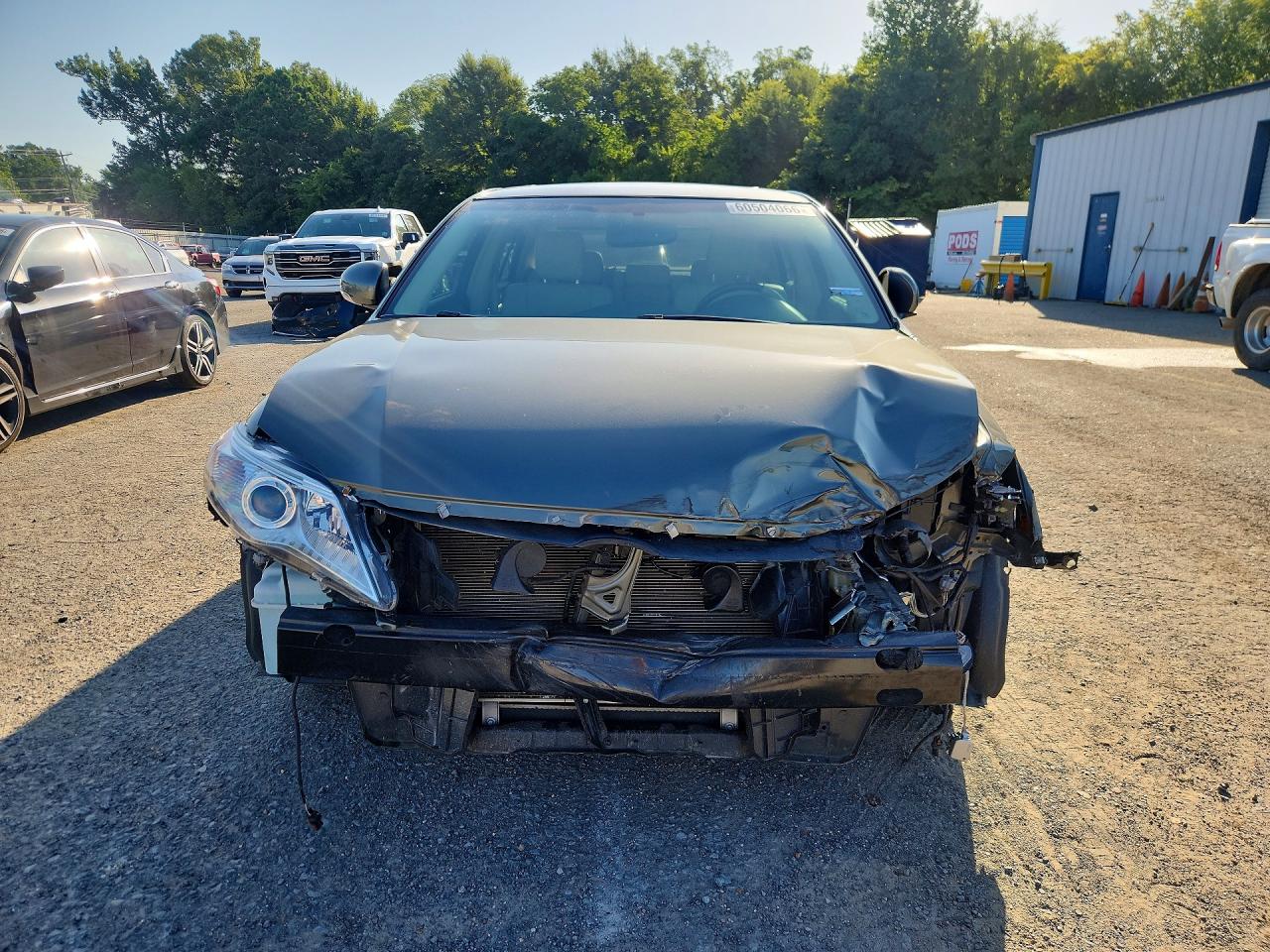 2012 TOYOTA AVALON