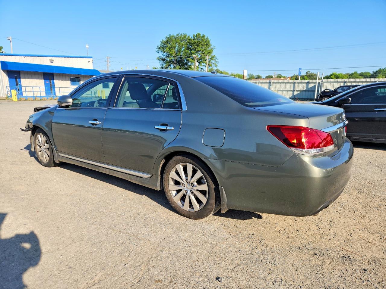 2012 TOYOTA AVALON