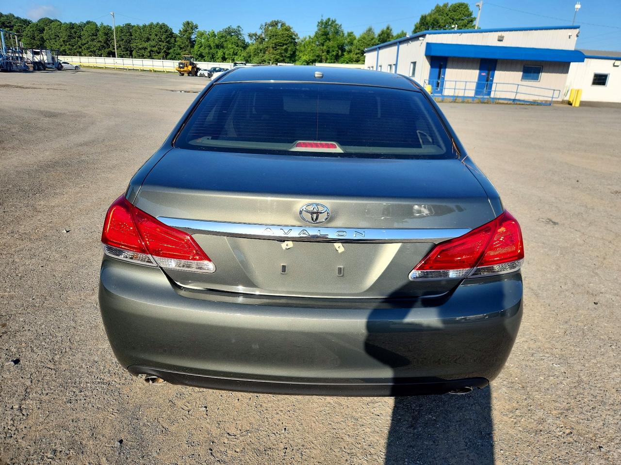 2012 TOYOTA AVALON