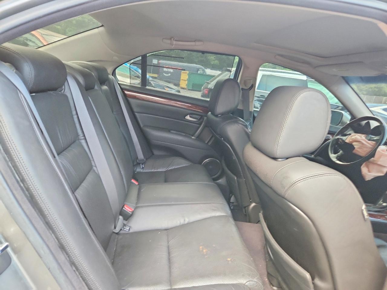 2010 ACURA RL