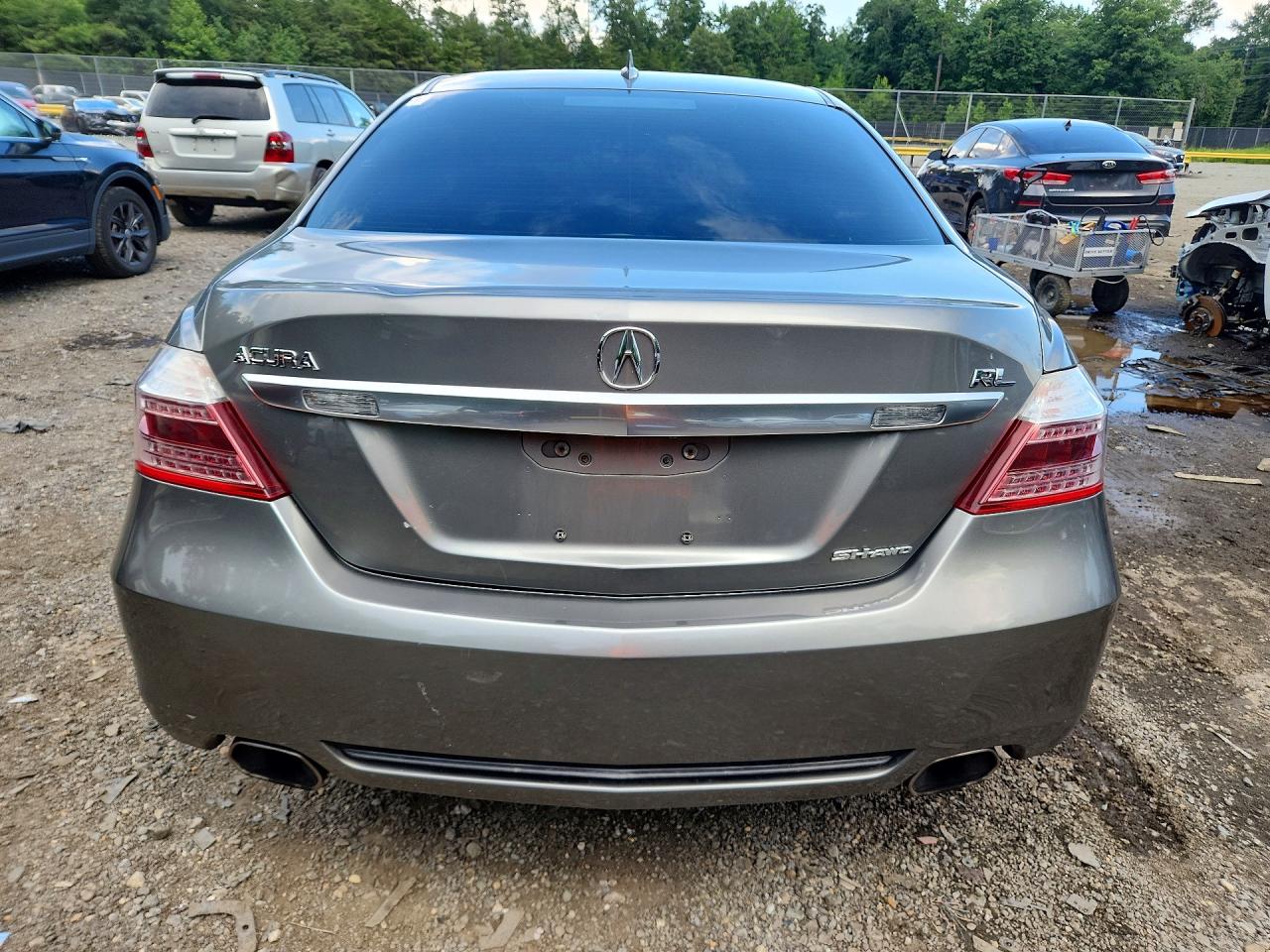 2010 ACURA RL