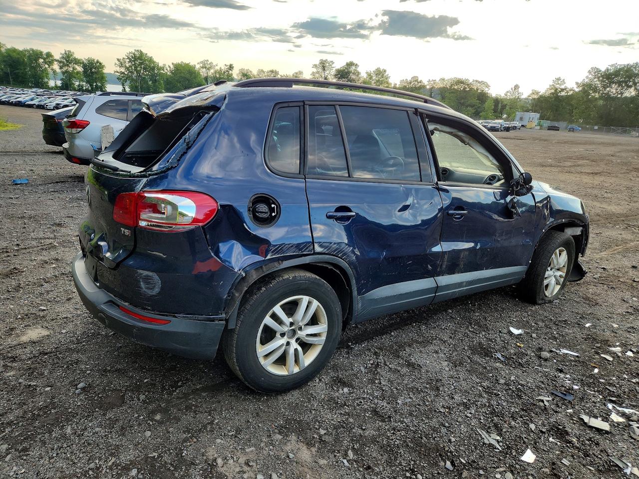 2016 VOLKSWAGEN TIGUAN