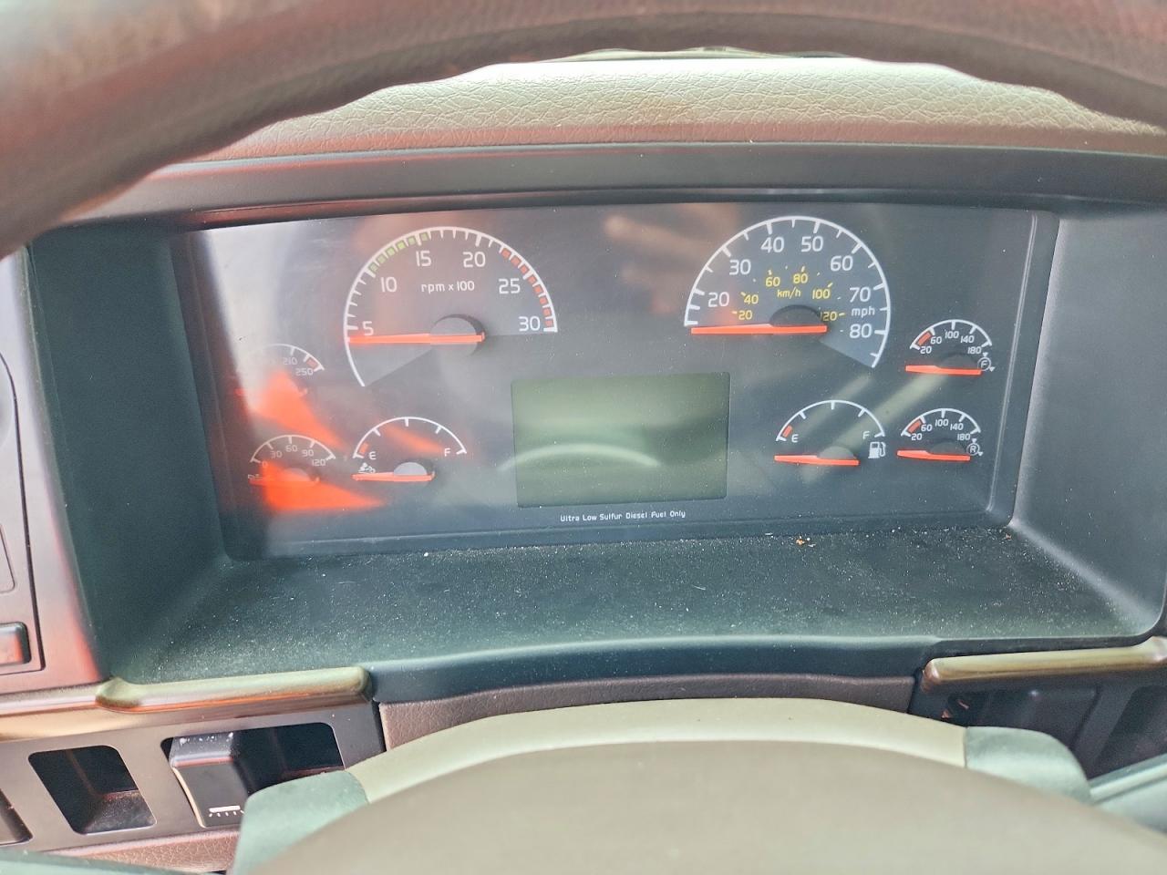 2016 VOLVO VN