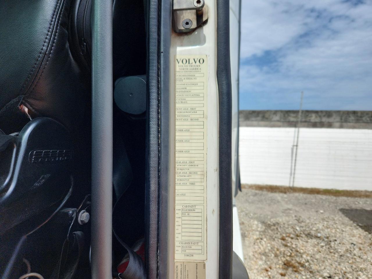 2016 VOLVO VN