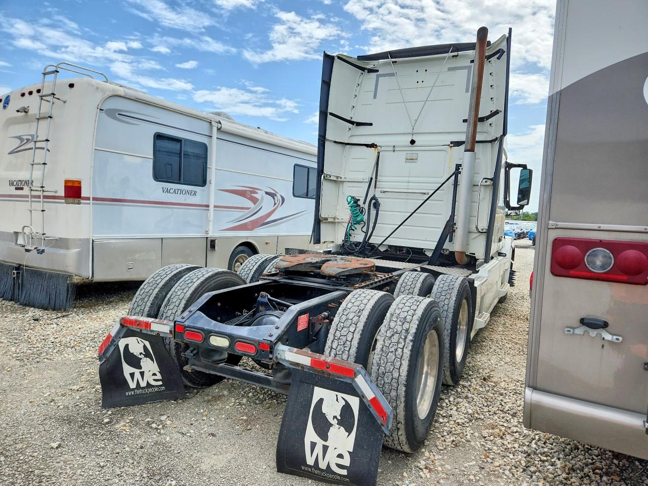 2016 VOLVO VN