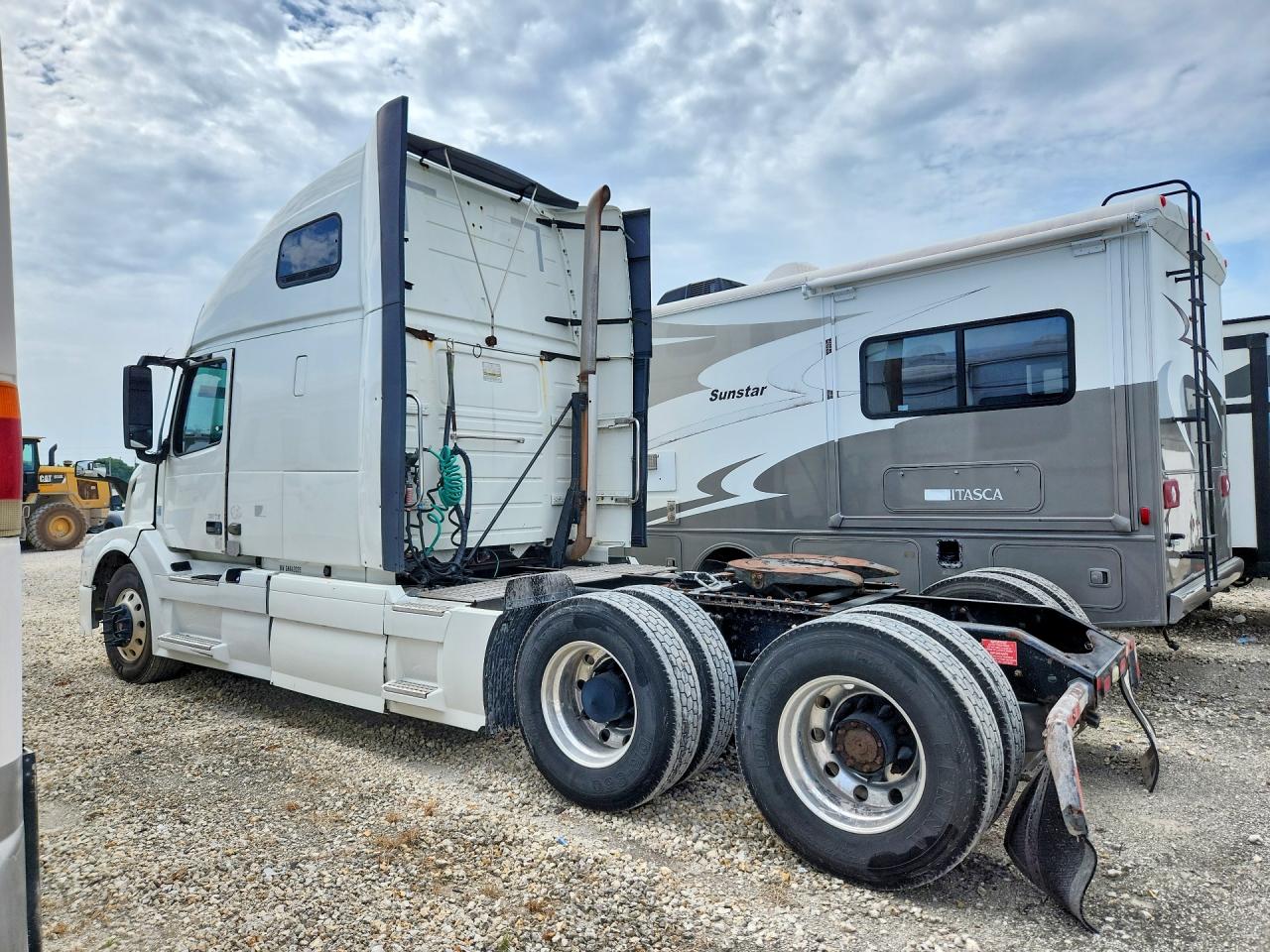 2016 VOLVO VN