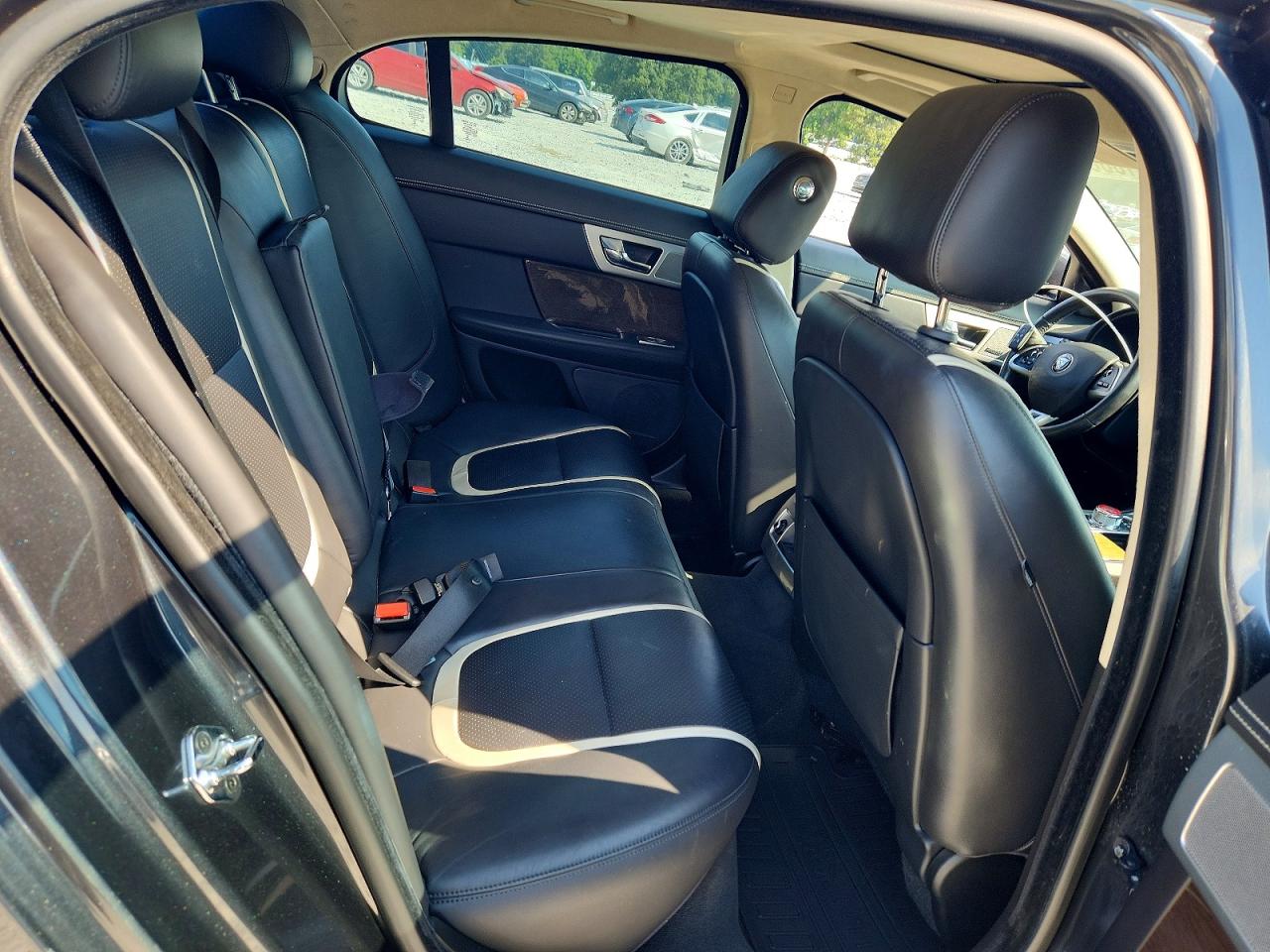 2015 JAGUAR XF