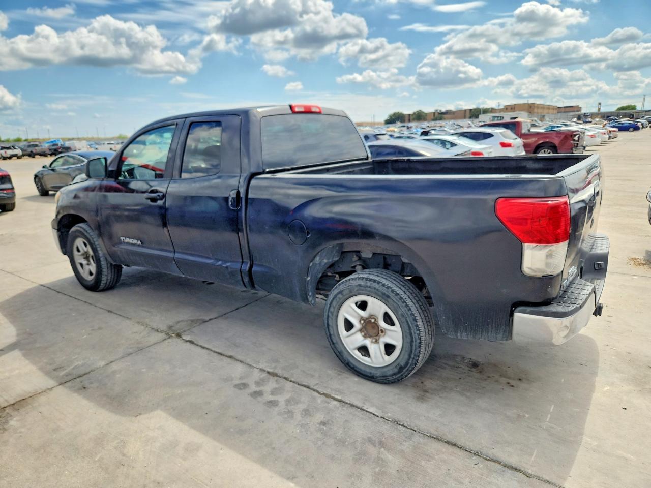 2011 TOYOTA TUNDRA