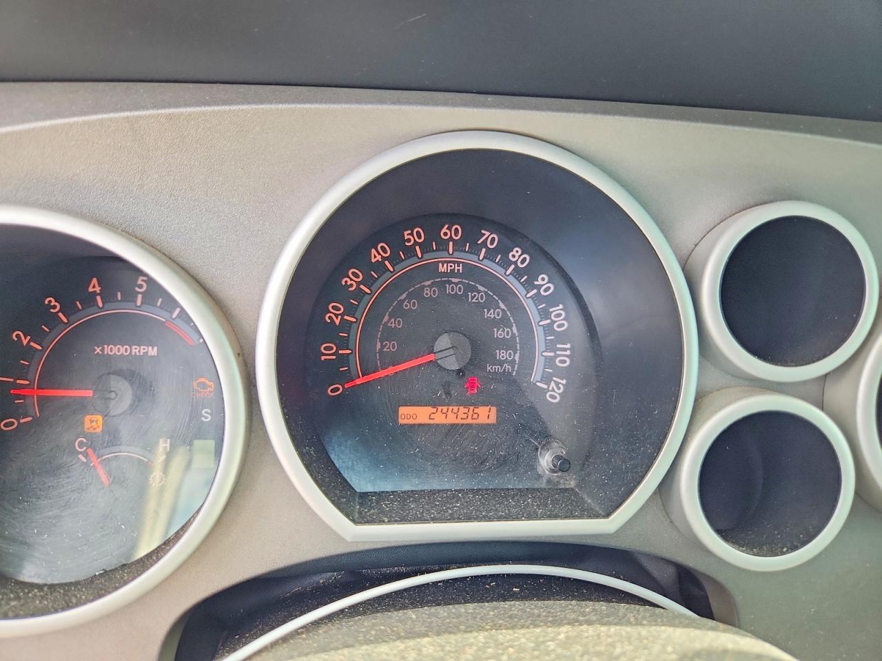 2011 TOYOTA TUNDRA