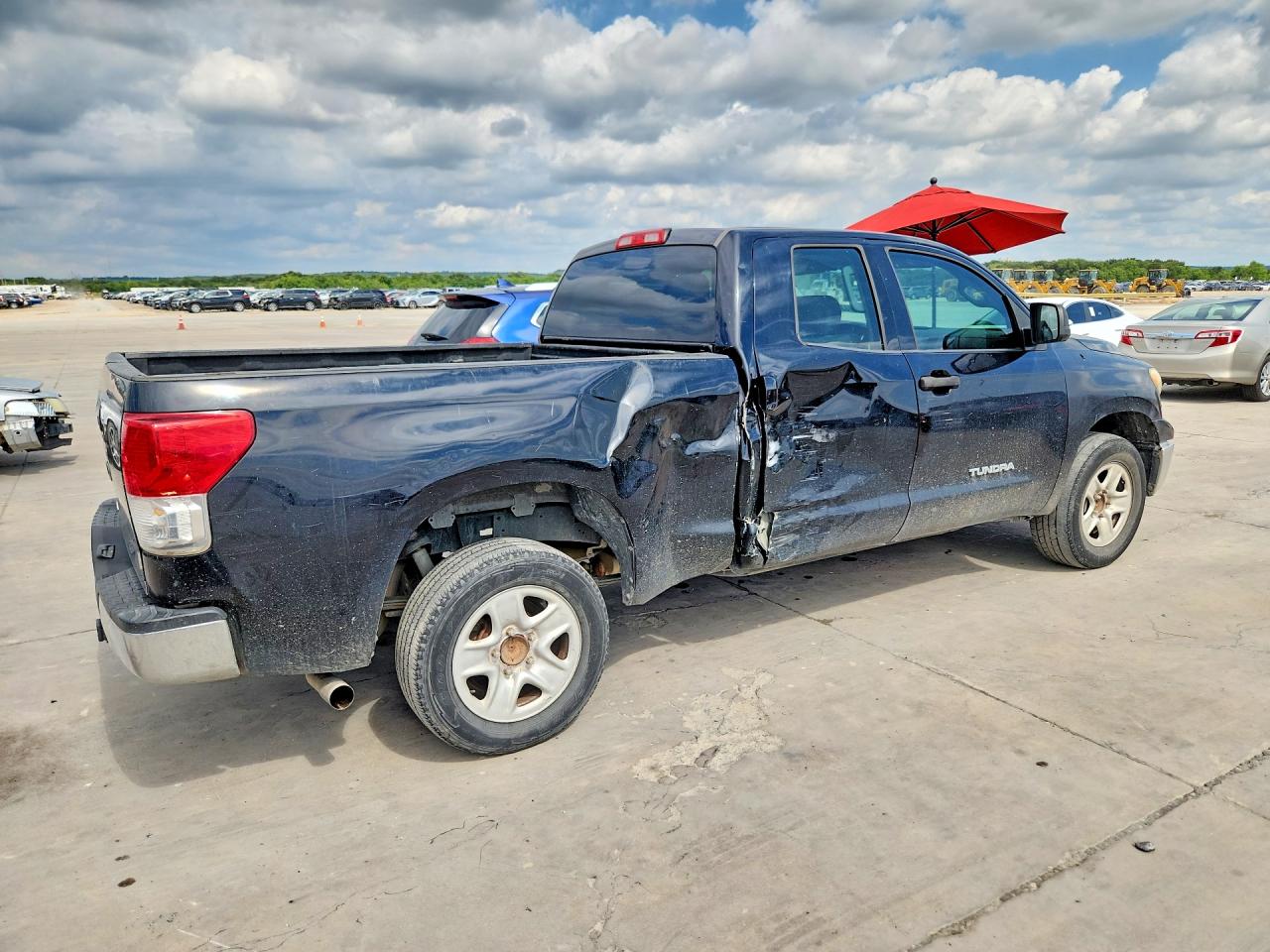 2011 TOYOTA TUNDRA