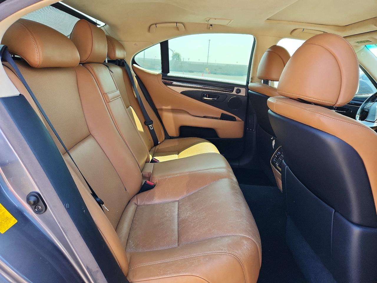 2013 LEXUS LS460