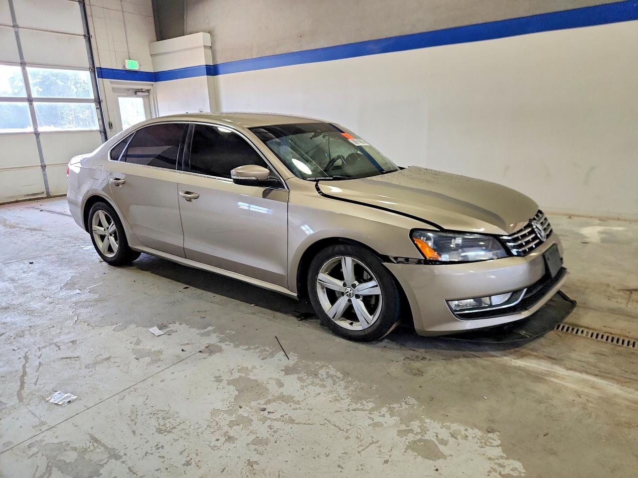 2015 VOLKSWAGEN PASSAT
