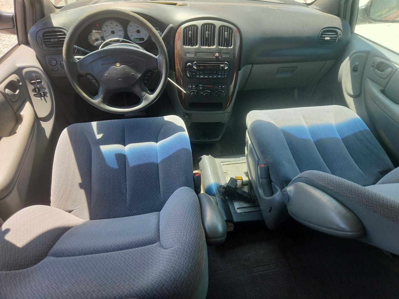2004 CHRYSLER MINIVAN