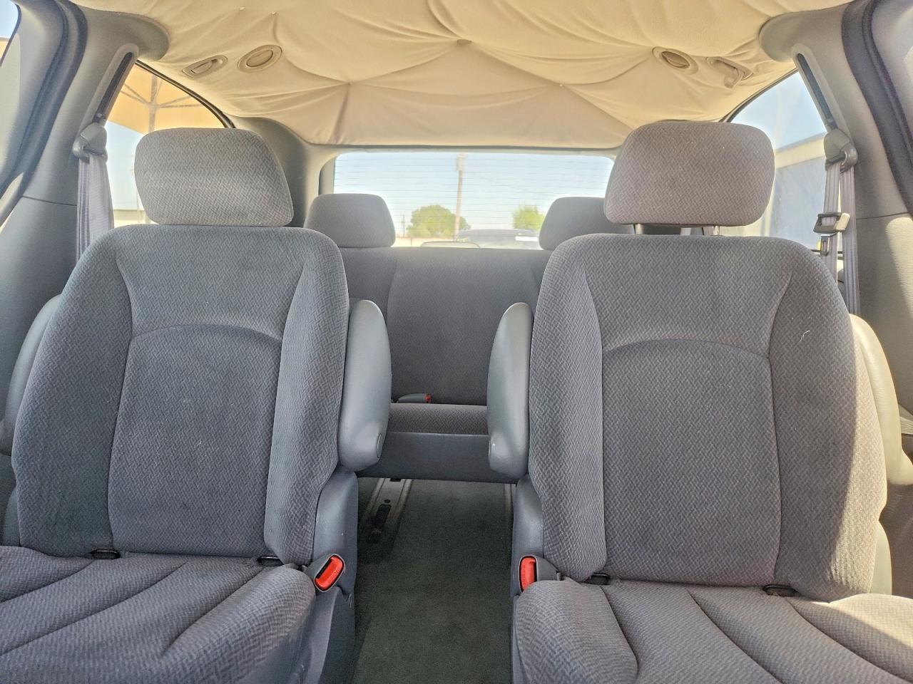 2004 CHRYSLER MINIVAN