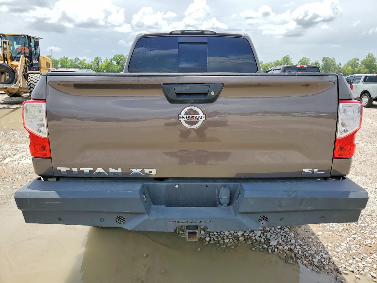 2016 NISSAN TITAN