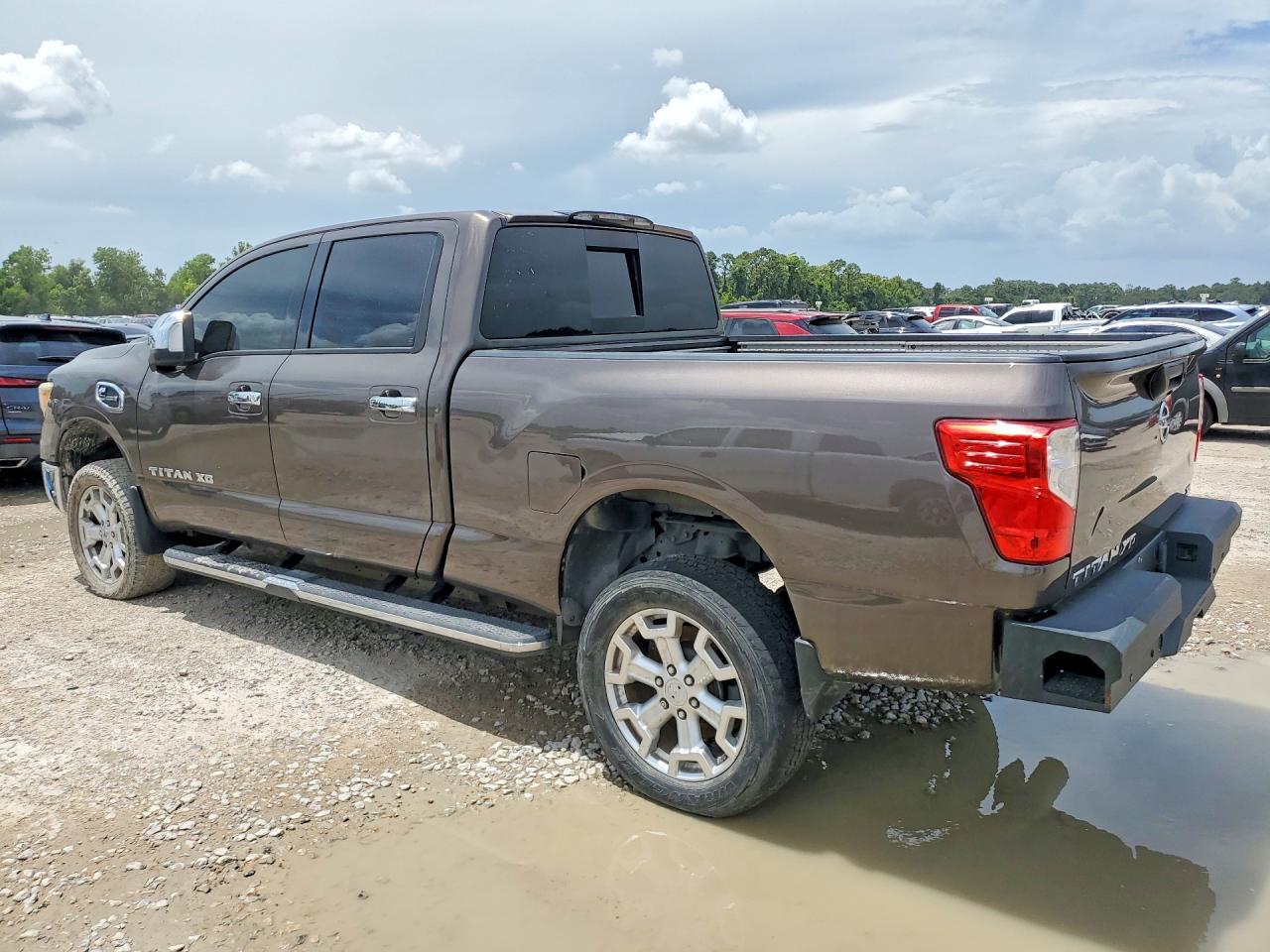 2016 NISSAN TITAN