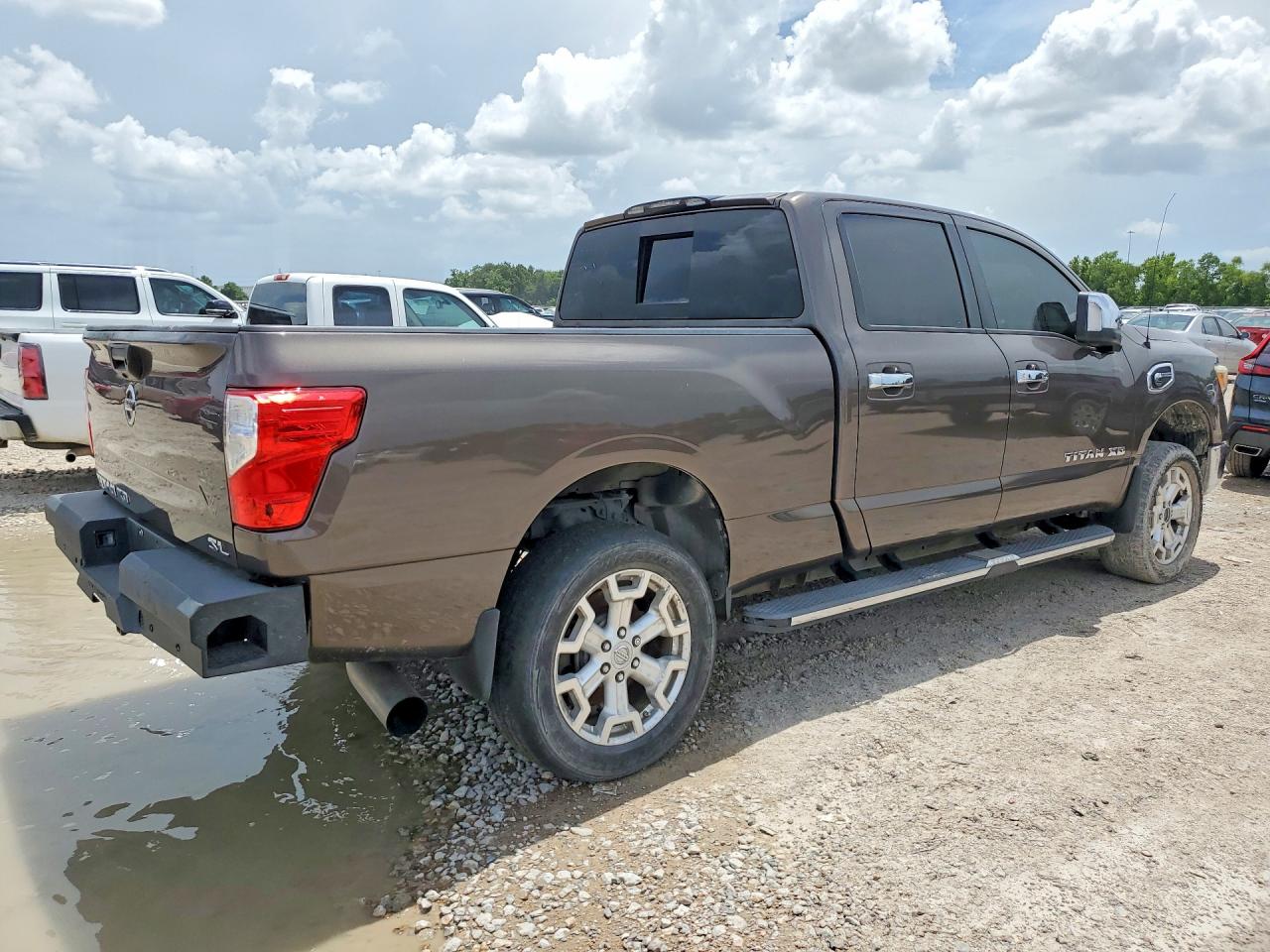 2016 NISSAN TITAN