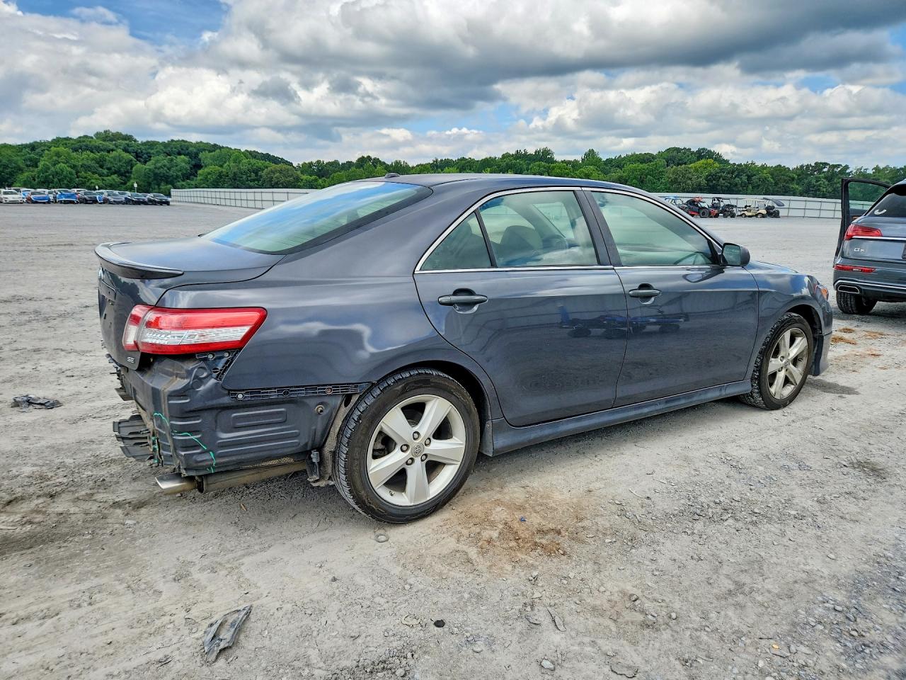 2011 TOYOTA CAMRY