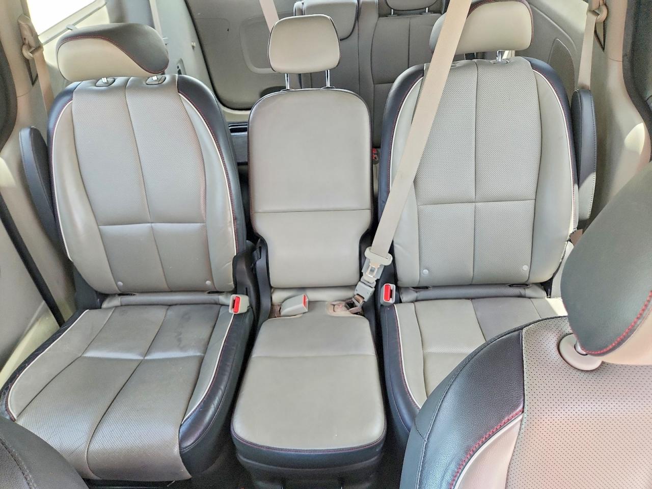 2016 KIA SEDONA