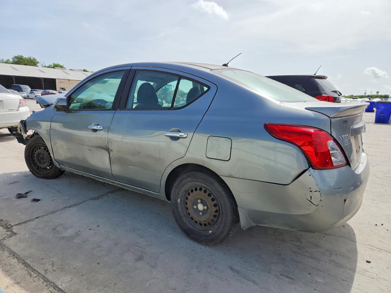 2013 NISSAN VERSA