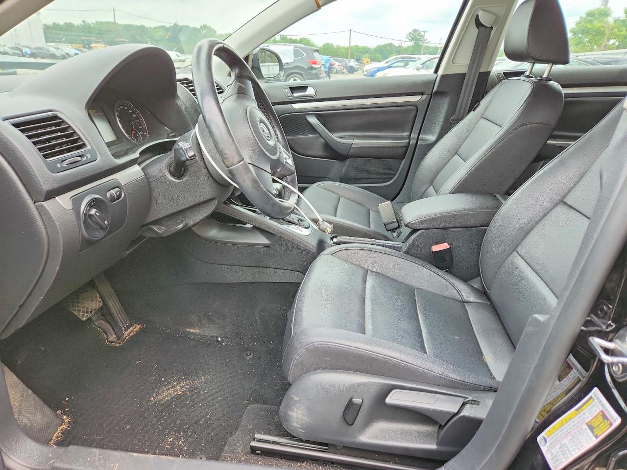 2010 VOLKSWAGEN JETTA