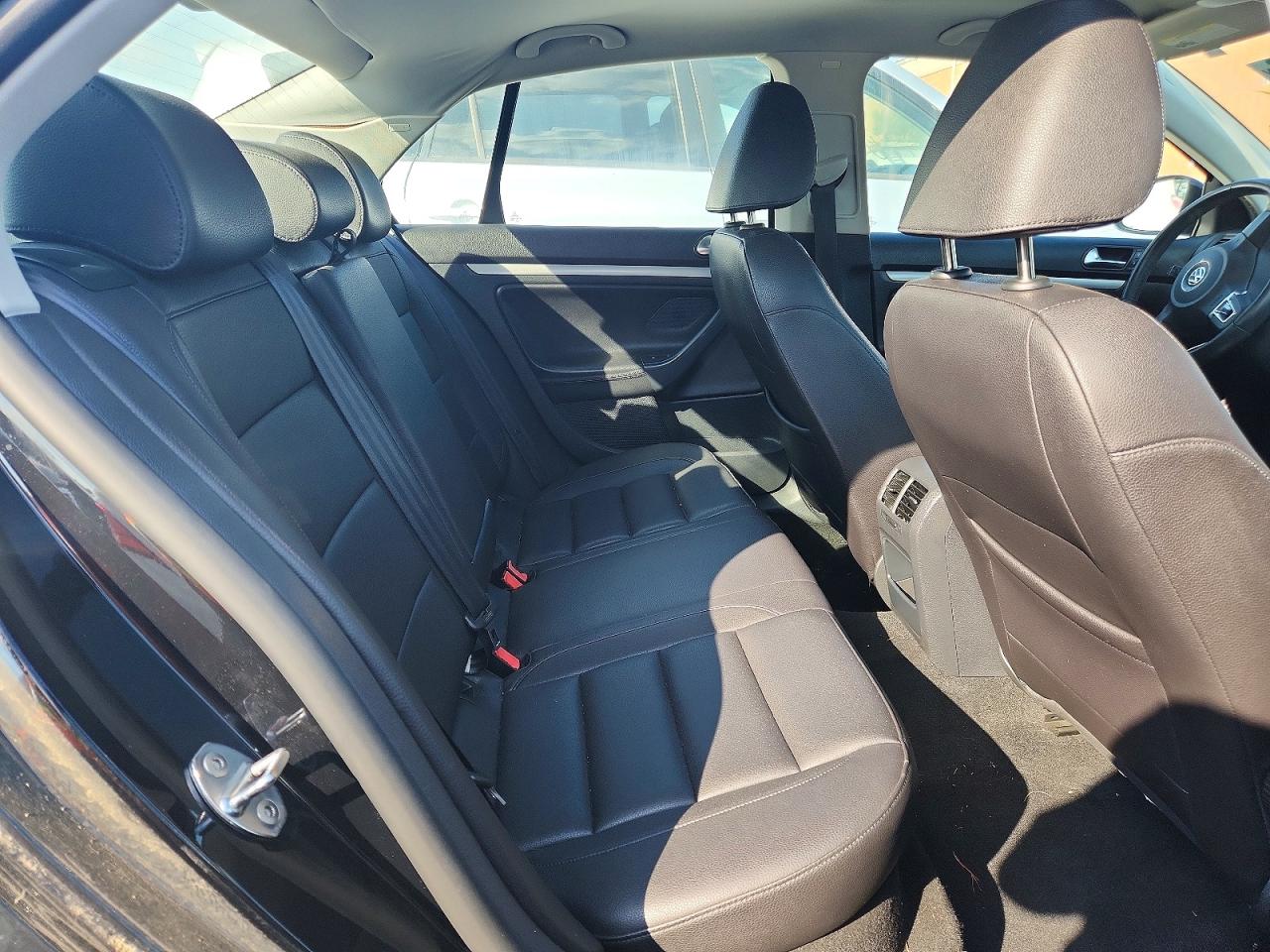 2010 VOLKSWAGEN JETTA