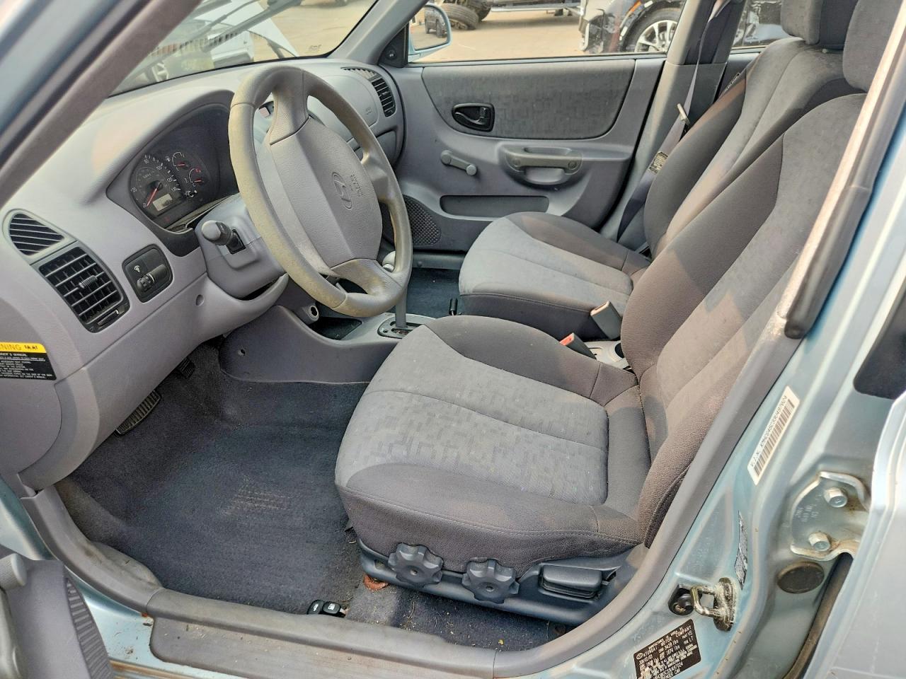 2003 HYUNDAI ACCENT